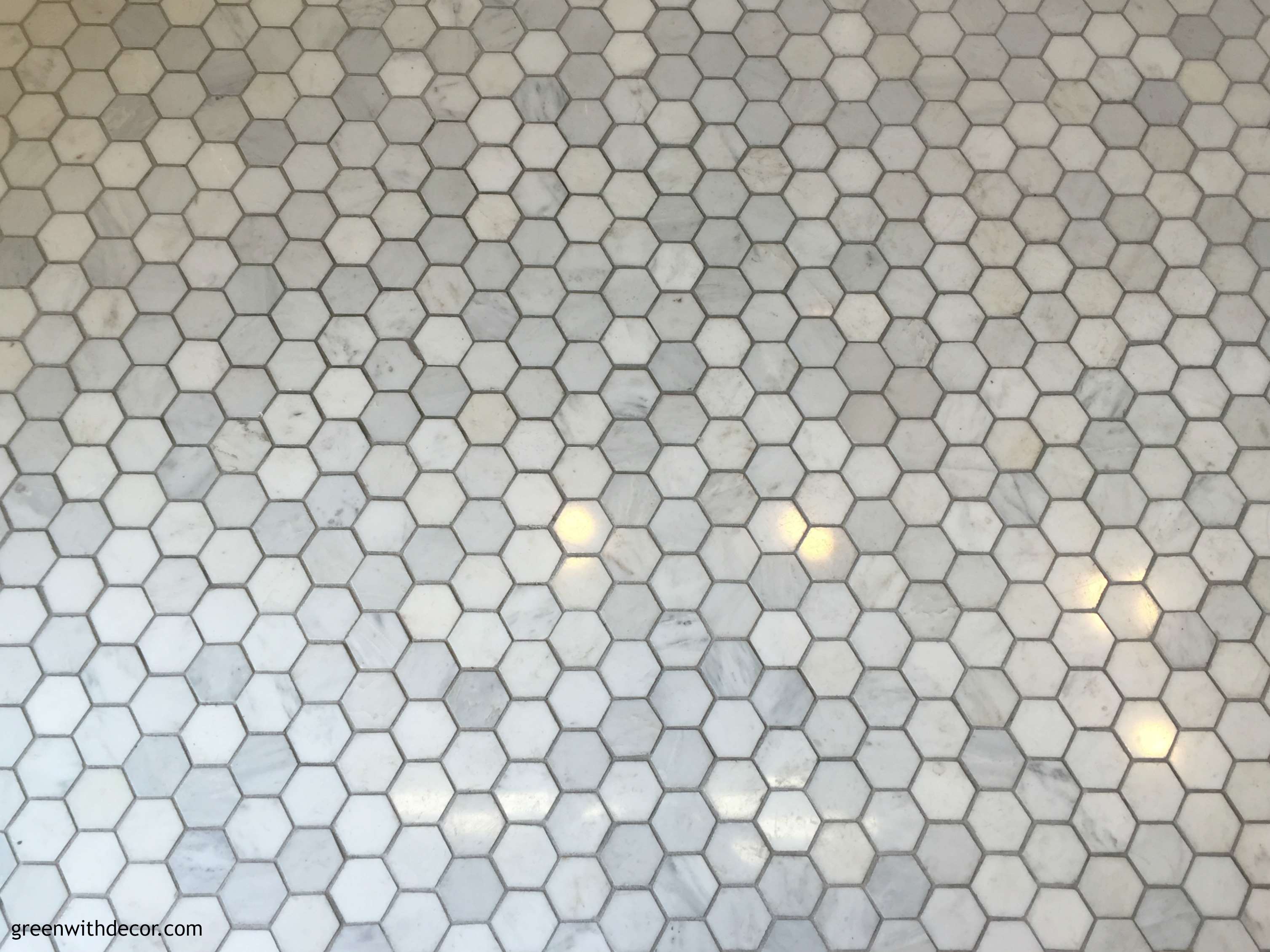 Tips for choosing the bathroom floor | Green with Decor 