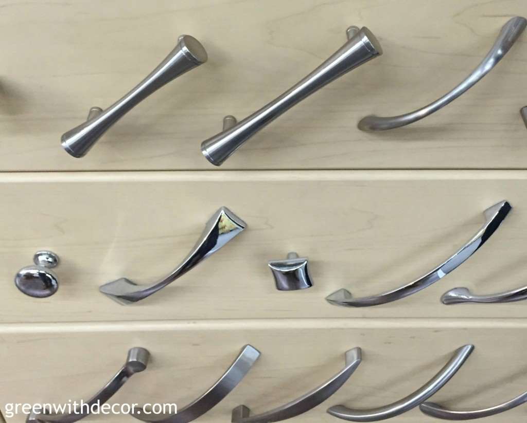 Picking kitchen cabinet handles – Green With Decor