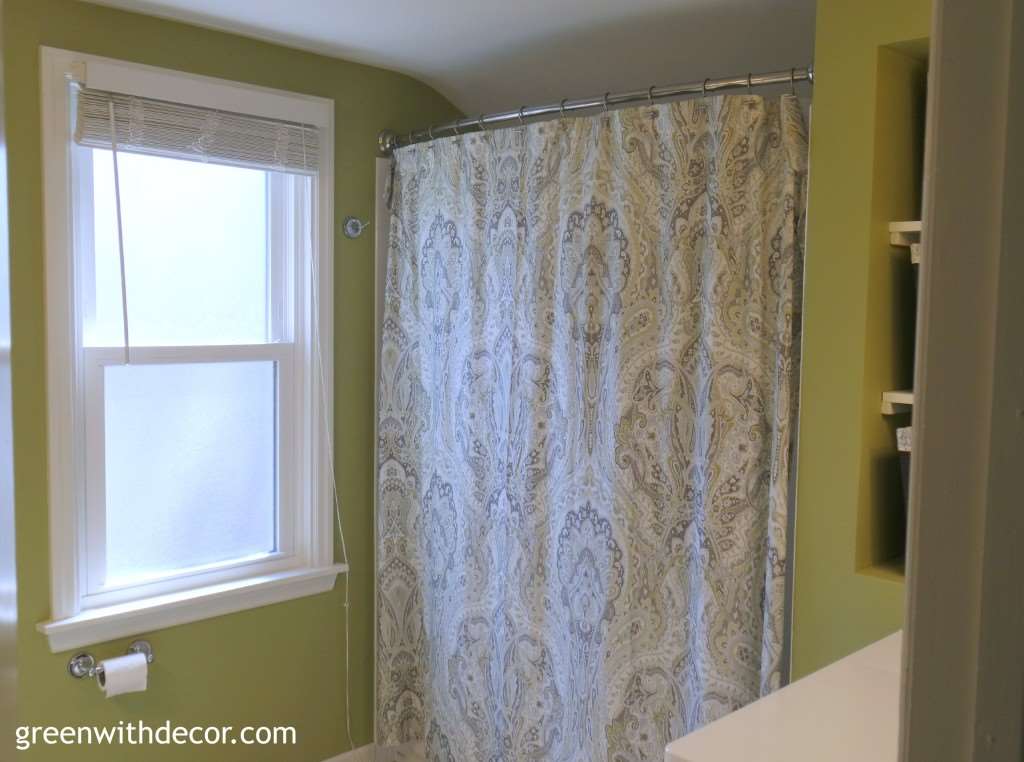 Renovated white and green bathroom reveal – so pretty! | Green With Decor