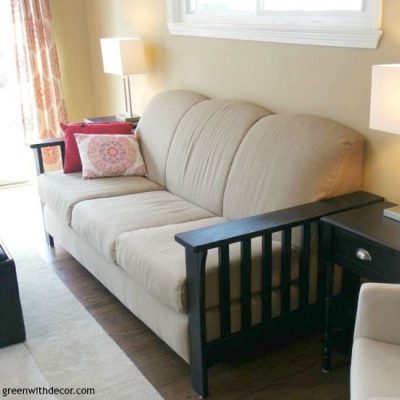 I love this family room! It’s so cozy. And a lot of her shopping for this room is from TJ Maxx, Target and Homegoods. Love shopping on a budget!