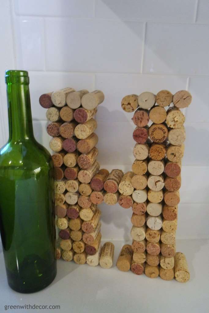 An easy DIY project with wine corks – Green With Decor