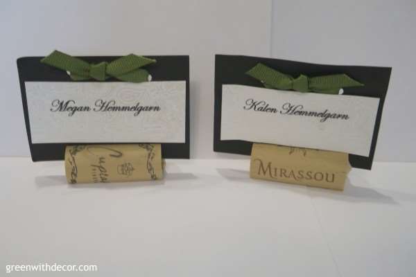 diy wedding place cards from wine corks green with decor