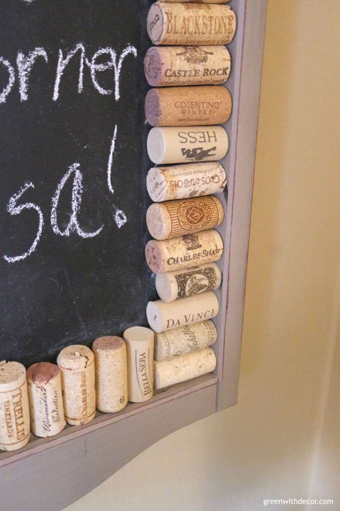 What a fun, easy DIY project with wine corks and chalkboard paint! Now I have something to do with all those wine corks I’ve been saving. |Green With Decor