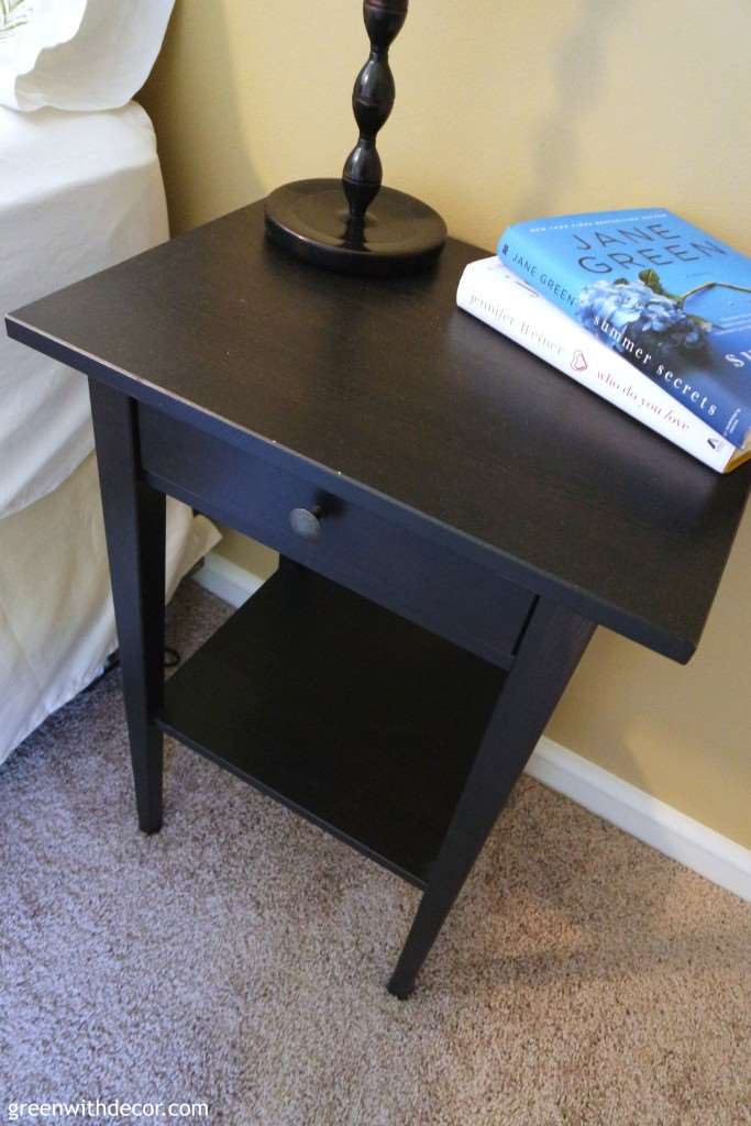 These little nightstands would look great in my master bedroom! I love the storage the little drawer provides! | Green With Decor 