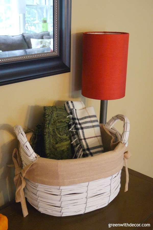 A fun way to decorate your entryway for fall. Fall decorating ideas from Green With Decor.