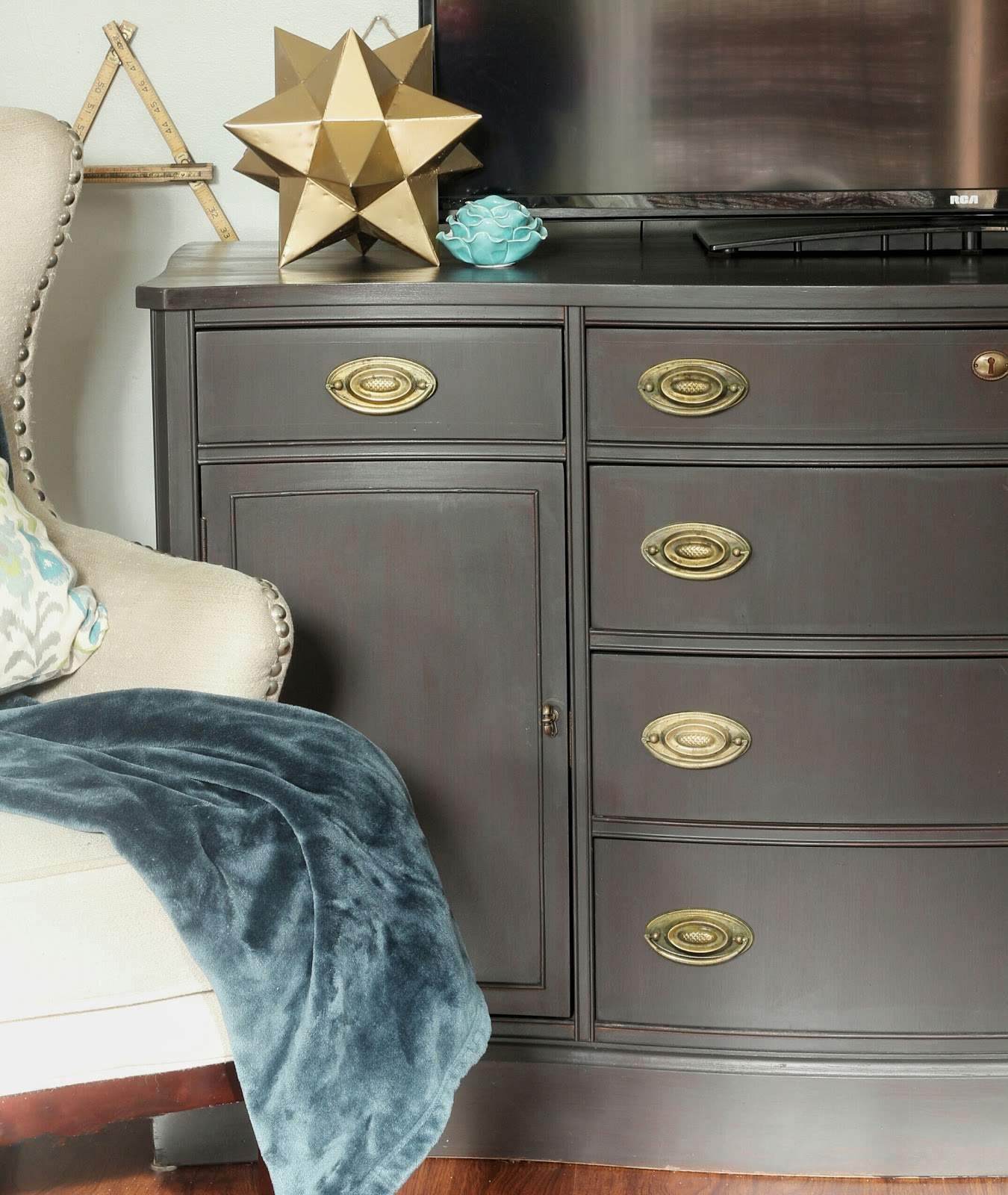28 amazing neutral dresser makeovers Green With Decor