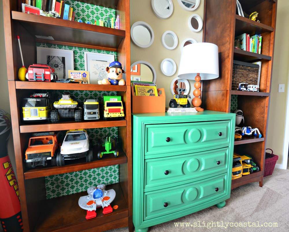 20 awesome dresser makeovers from some creative DIY bloggers! These are so fun, I need to find an old dresser and grab some paint!