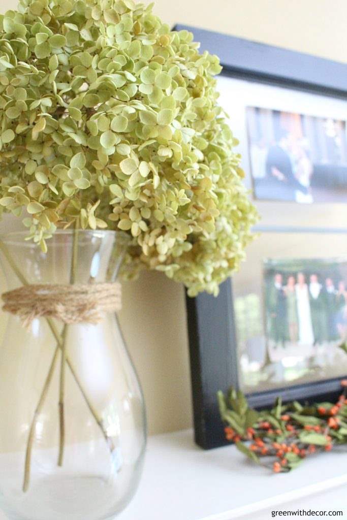 https://greenwithdecor.com/wp-content/uploads/2016/09/fall-living-room-white-mantel-dried-hydrangeas-683x1024.jpg