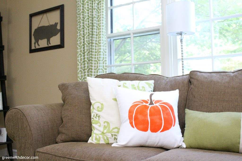 Great affordable fall decorating ideas from 34 bloggers! There are some awesome ideas here that I have to try. I love how they add fall decor without losing the everyday look of their homes.