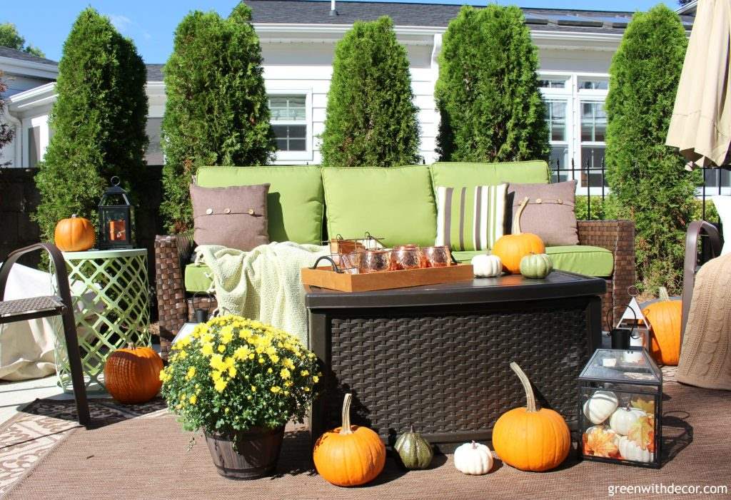 Love the fall patio! She has some great fall decorating ideas plus 18 other bloggers share their outdoor spaces all decked out for fall, too!