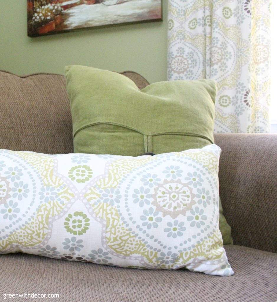 How to make outlet throw pillows with pictures