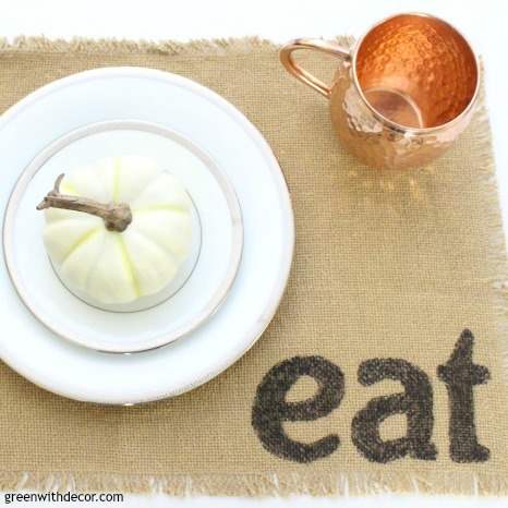 DIY placemats with burlap and marker. These are perfect for Thanksgiving or any holiday, really, and they only take a few minutes to make!