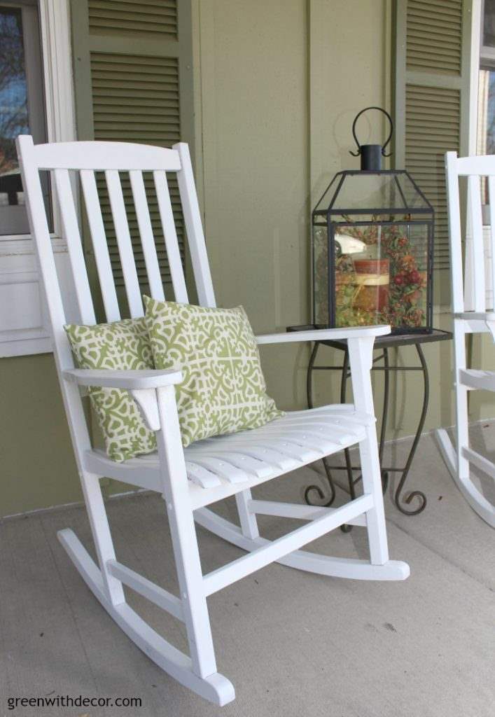 How to use a paint sprayer to give rocking chairs a new coat of paint. I had no idea using a paint sprayer was this easy, this tutorial is so helpful! I need to get a paint sprayer!