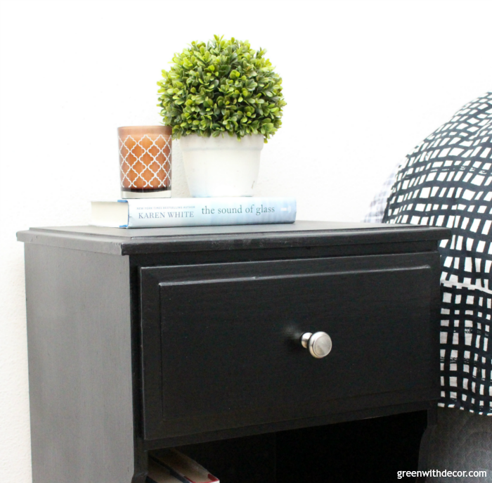 How to spray paint a nightstand the easy way. Such a simple way to give an old piece of furniture a whole new look without spending much. Definitely saving this so I can update some old furniture to give a room a new look!