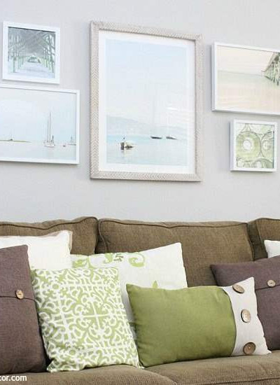 Tips to plan a gallery wall, including narrowing down artwork choices, how to pick pieces for a cohesive look and how many pieces do use. Like the coastal and beachy artwork!
