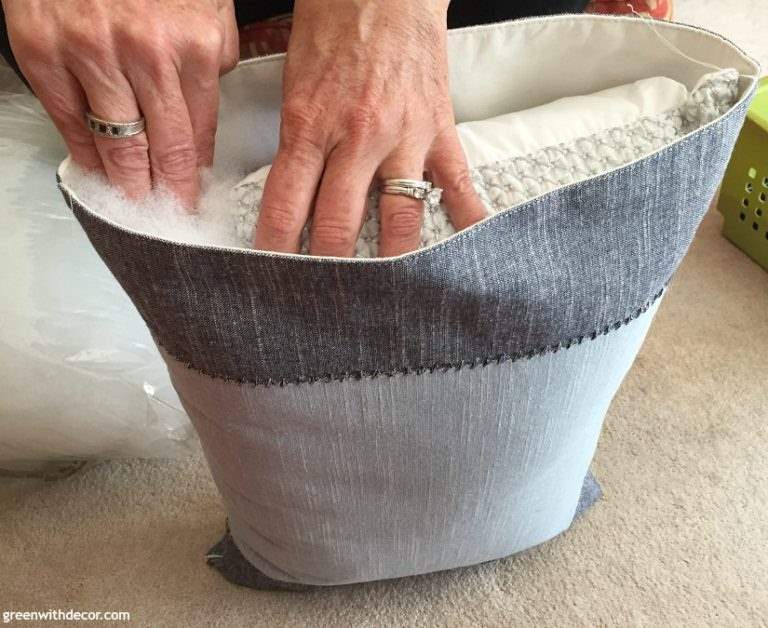 Make a throw pillow from placemats Green With Decor