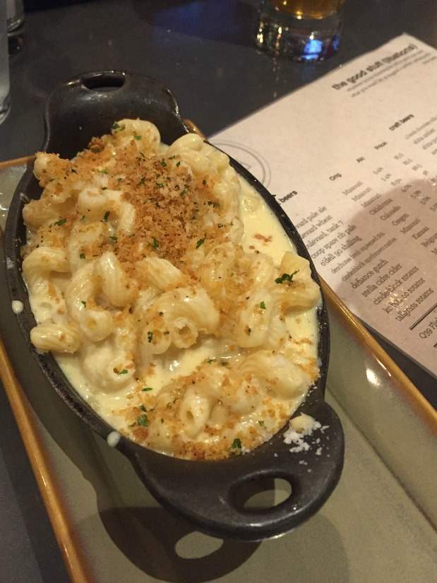 Fun things to do in Kansas City - best barbecue, restaurants, cocktails, breweries and more. Q39 mac and cheese was delicious!