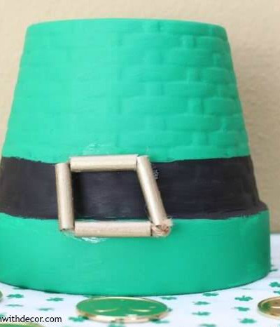 DIY St Patrick's Day leprechaun hat craft
