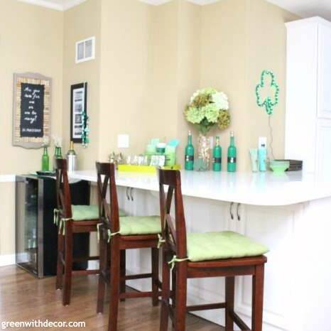 Easy St. Patrick’s Day decorating in the kitchen - Green With Decor