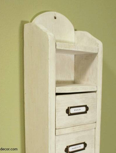 How to use chalk synthesis paint to makeover old drawers. What a cute little project!