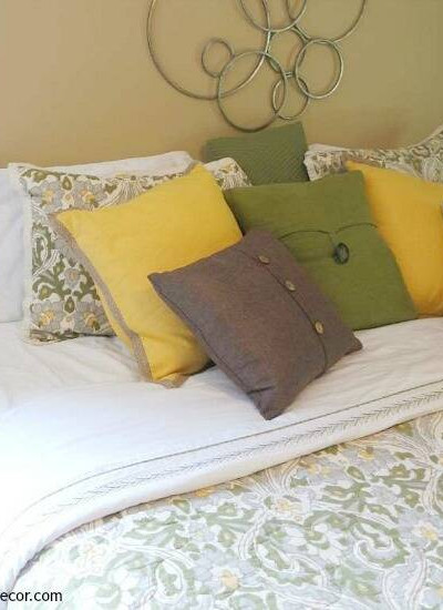 Oh my gosh, what a cute master bedroom! I love all the throw pillows!