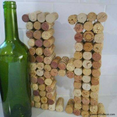Easy DIY wine cork initial