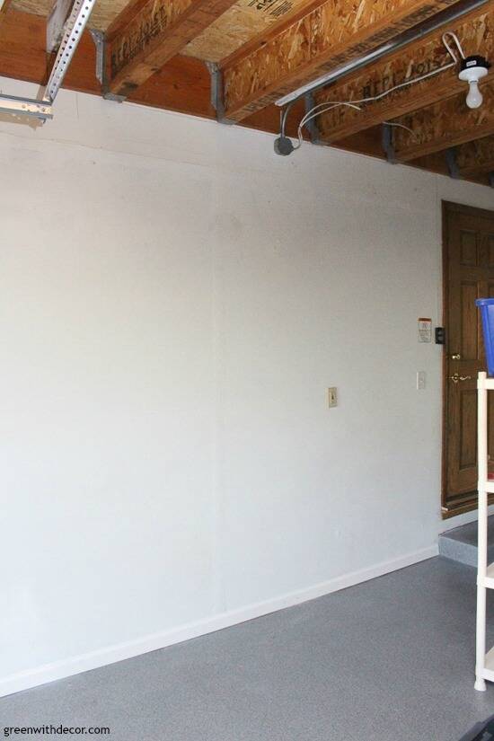 Painting The Garage Walls Green With Decor