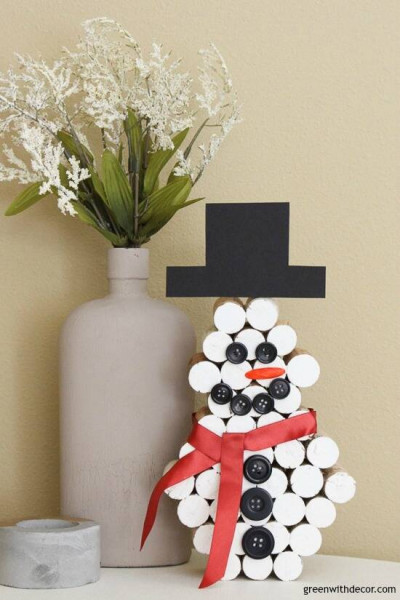 Easy DIY cork snowman