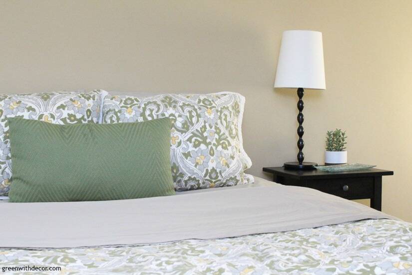 Decorating Ideas For A Short Term Guest Room Green With Deor