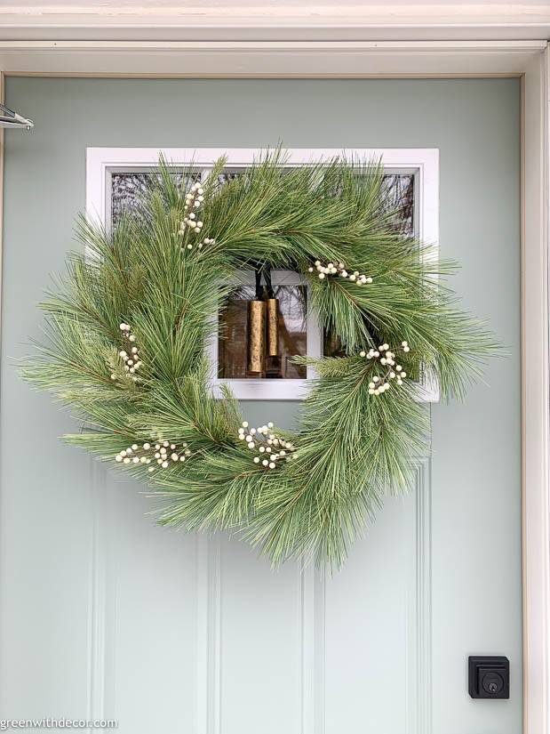 Door hanging outlet wreath