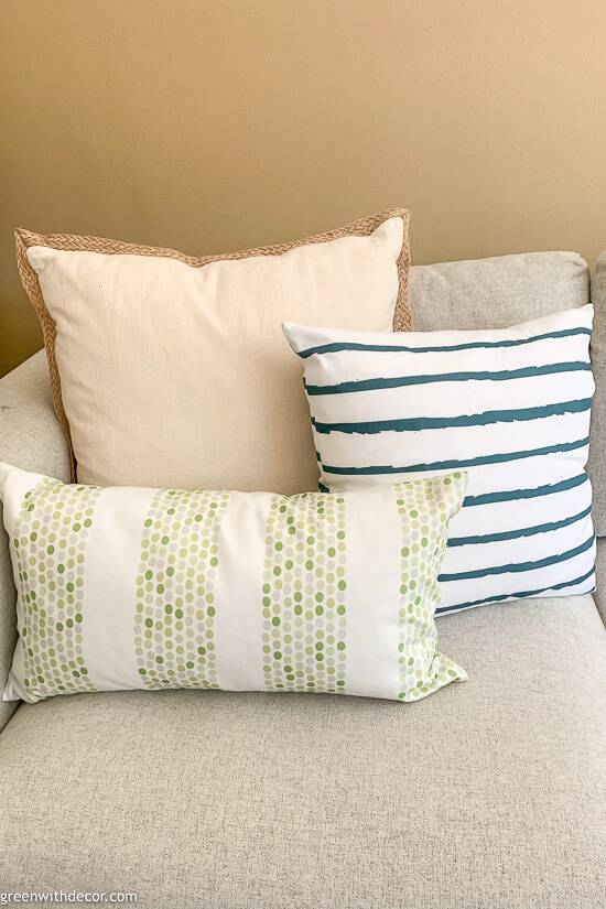 How to 2024 match throw pillows