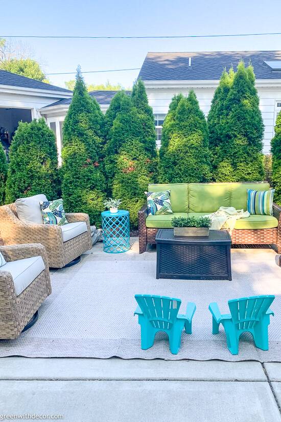 Family-friendly backyard tour - Green With Decor