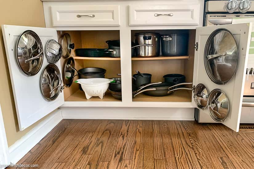 How to organize pot lids - in white kitchen