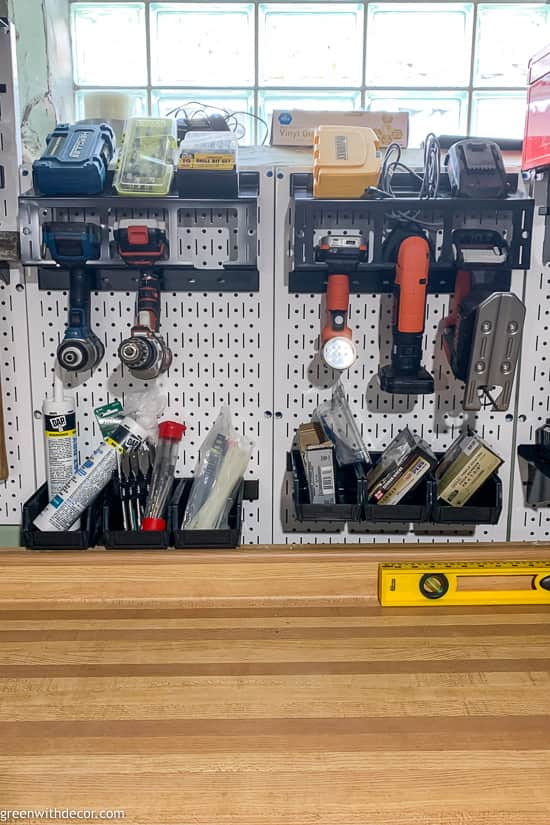 An easy way to organize tools - Green WIth DEcor