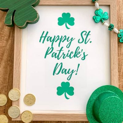Free St. Patrick's Day printable on wood background