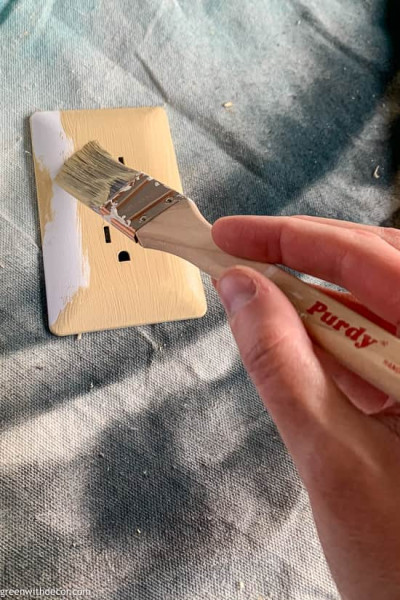 Painting a paintable outlet